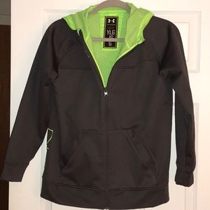 Boys Under Armour zip up sweatshirt.
